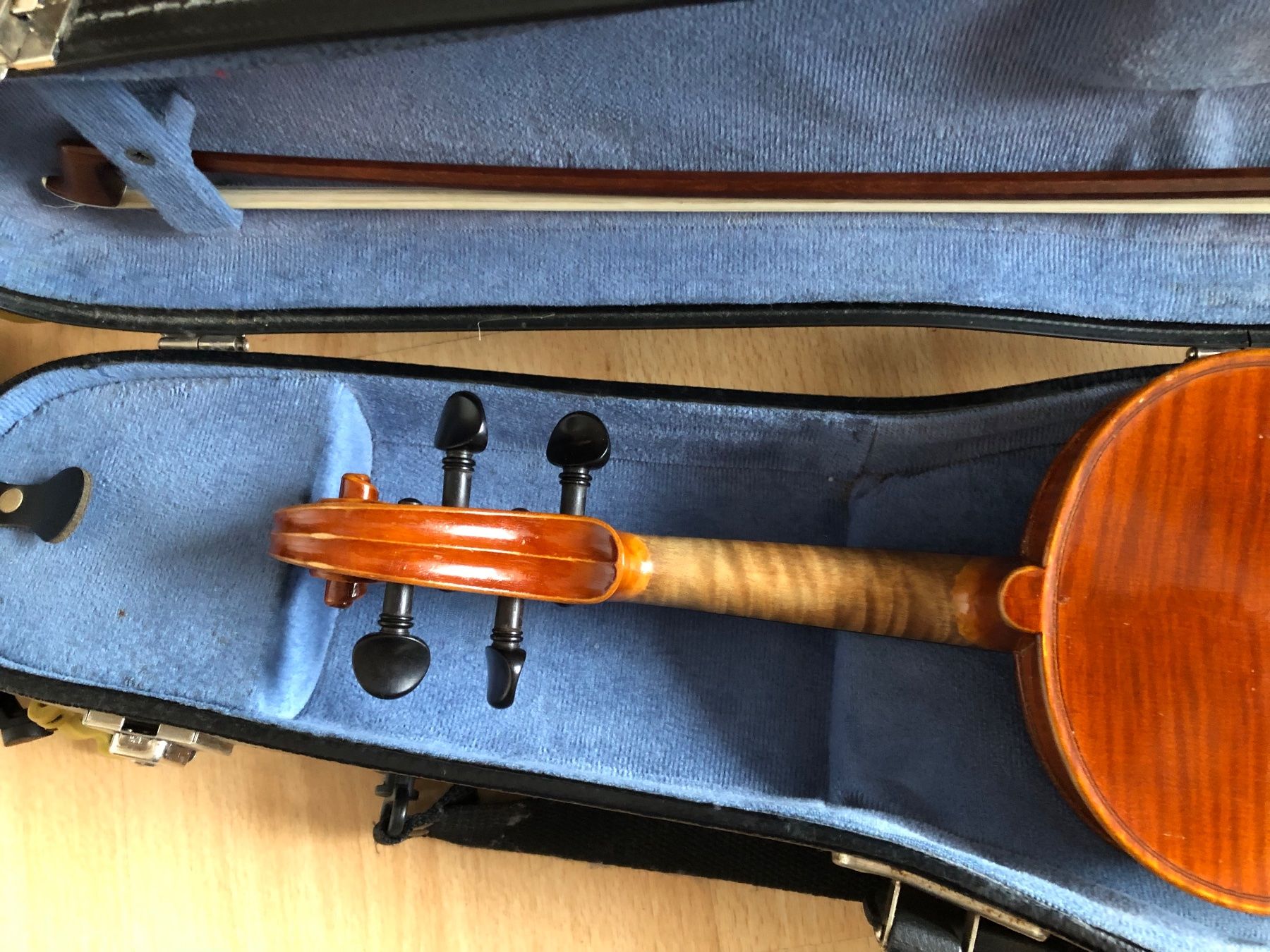 Strumenti musicali: 1/2 Geige & 1/2 Bogen – Usato da Stäfa venduto da sinalong9 6