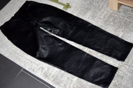 Gucci Lederhosen / pantalon en cuir .40