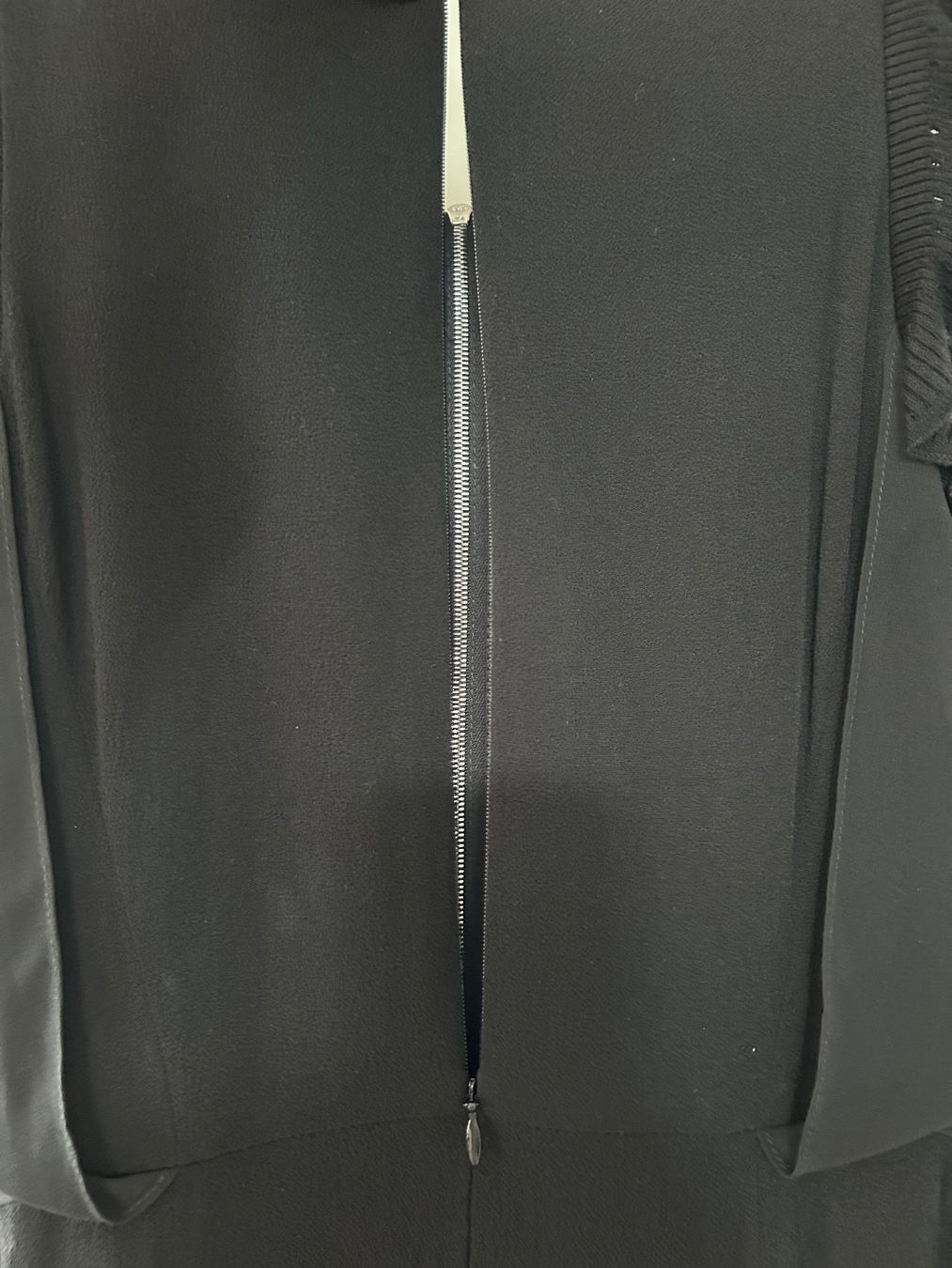 Sandro Vestiti: Kleid schwarz Sandro – Usato da Schwyz venduto da lookatit 3
