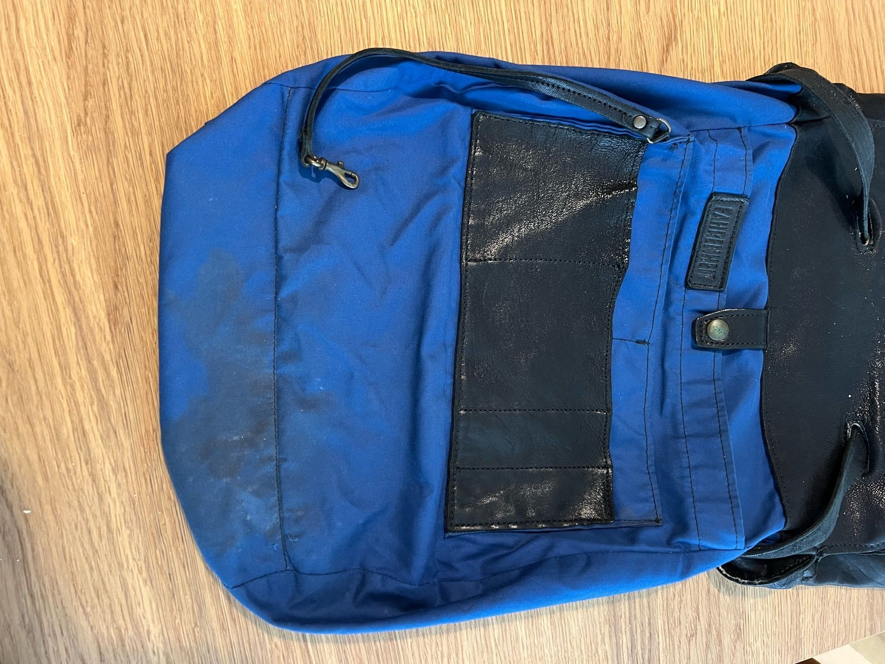 Zaini: Sac à dos en cuir – Usato da Genève venduto da l1234 5