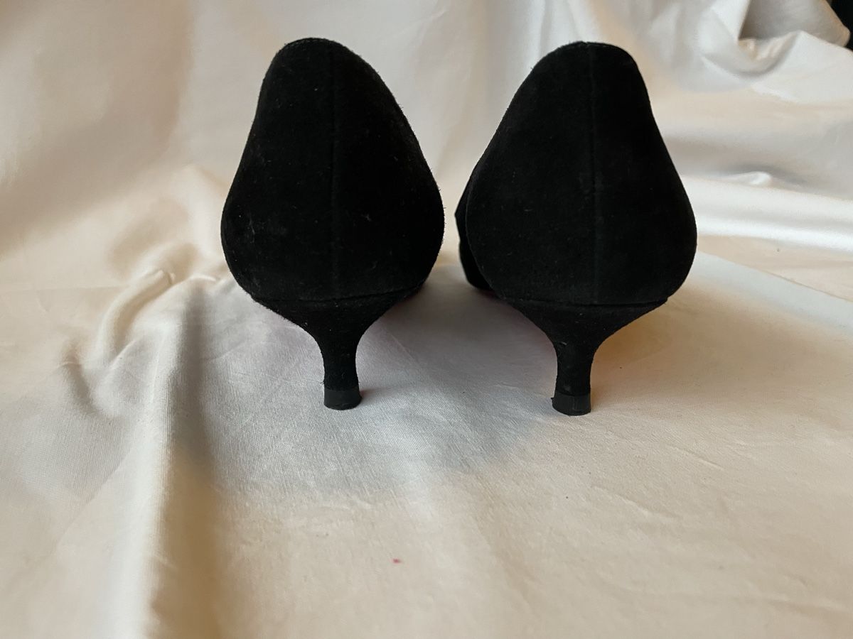 Scarpe da donna: Kittenheels - schwarze Wildleder Pumps, Grösse 38.5 – Usato da Luzern venduto da Moa09 3