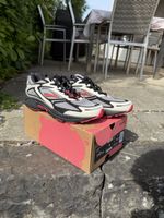 Brooks Adrenaline GTS 4 Jeff Staple Creme Schwarz/Rot