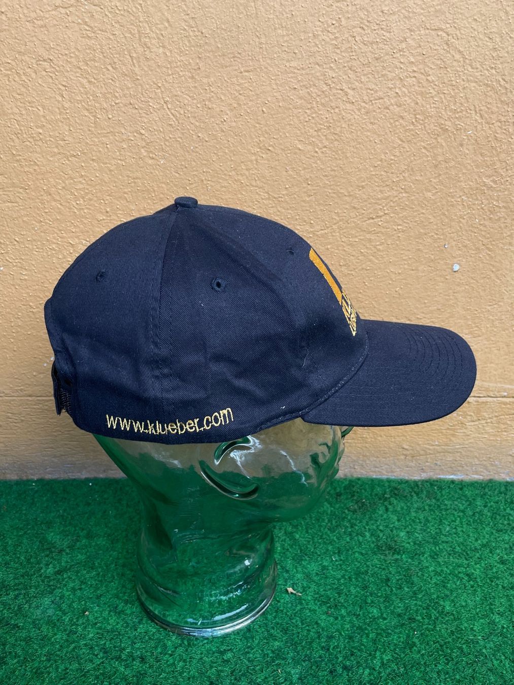Copricapi, berretti & cappellini: Vintage Y2K Cap Klüber Lubrification – Usato da Zürich venduto da le_souk 1