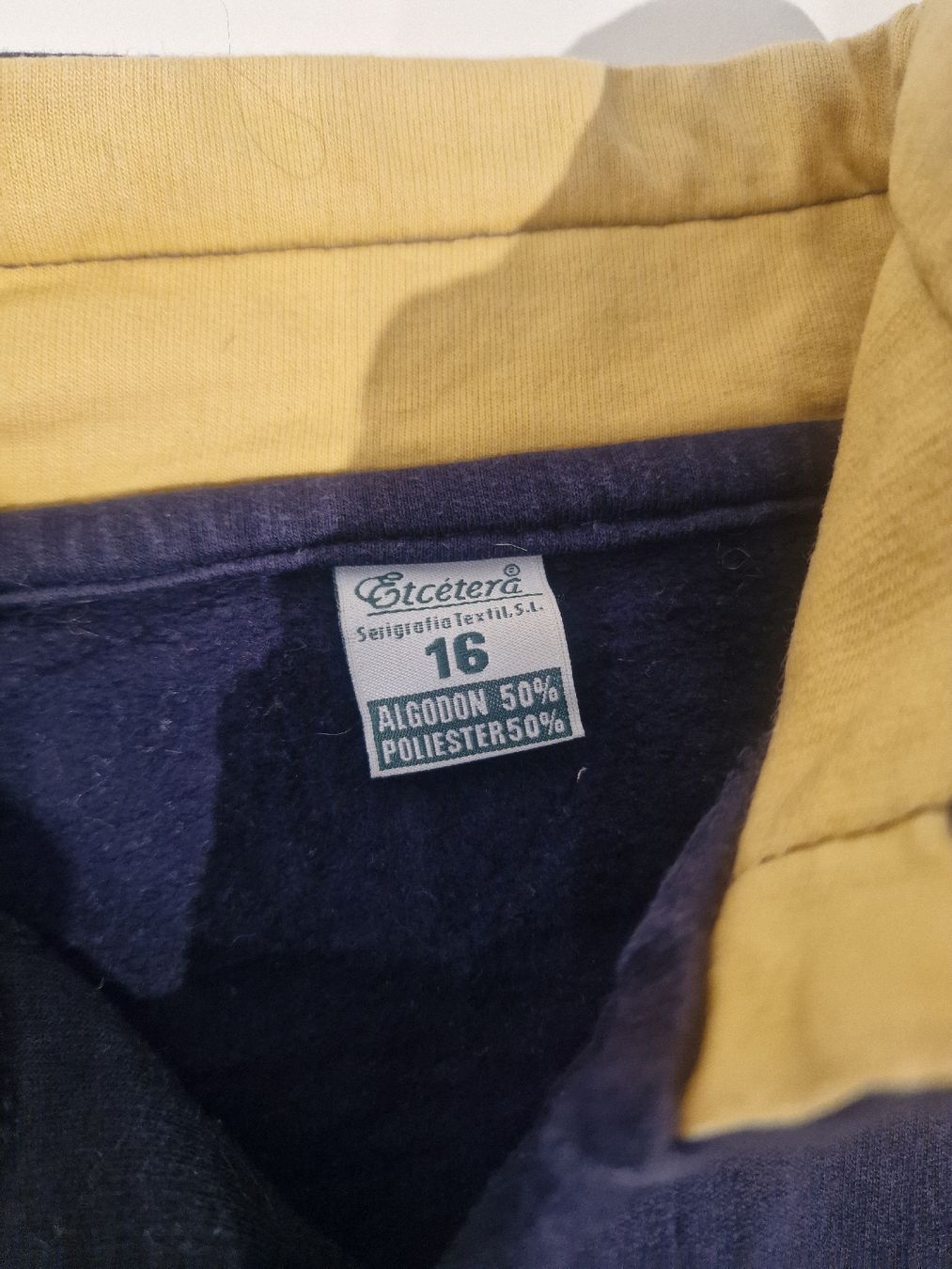 Maglioni & Felpe: Warmer Pullover mit Wolf, Grösse 158 – Usato da St. Margrethen SG venduto da Goldig 2