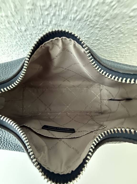Borse da donna: Michael Kors Small Messenger Bag – Usato da Effretikon venduto da sam_6s56 2