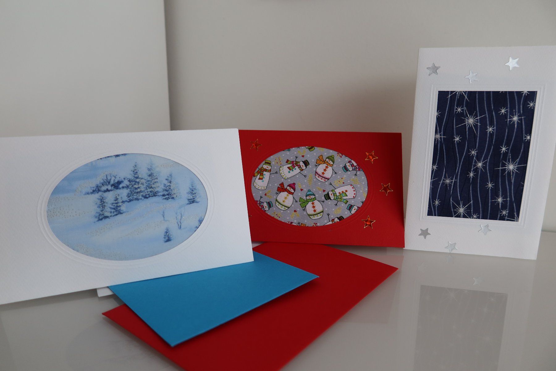 Karten: Set: 3 Weihnachtskarten mit Stoff (Doppelkarten/Kuverts) – Neu und originalverpackt aus Zürich von Piki7