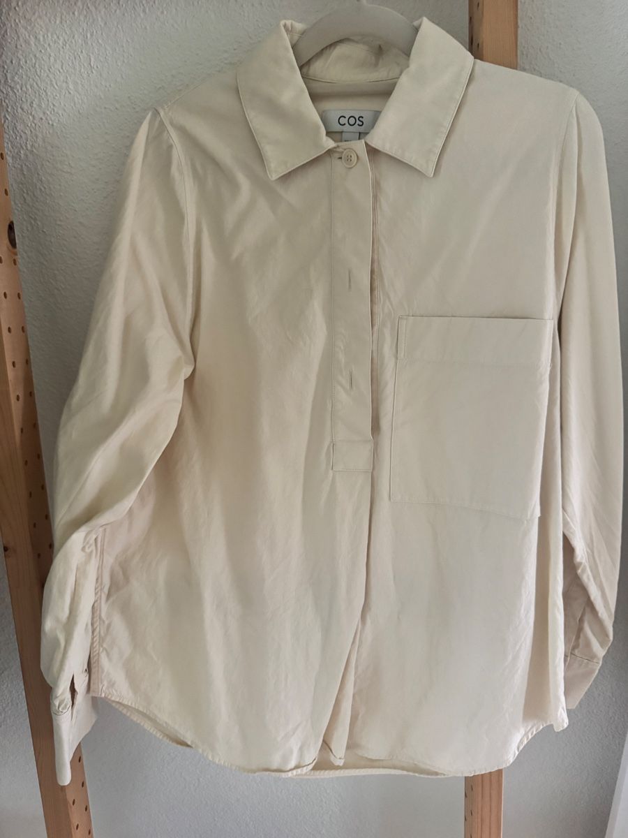 Cos Camicette: COS Oversized Shirt Beige Size XS – Nuovo (secondo la descrizione) da Wilen b. Wollerau venduto da sopfl