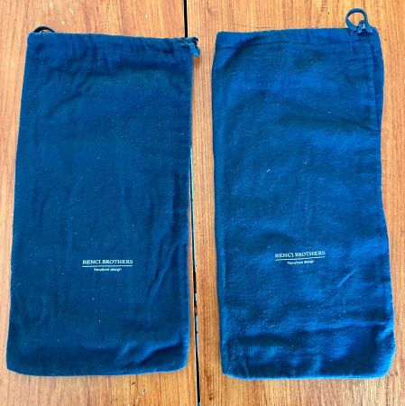 Benci Brothers Navyboot Design - Zwei Staubbeutel