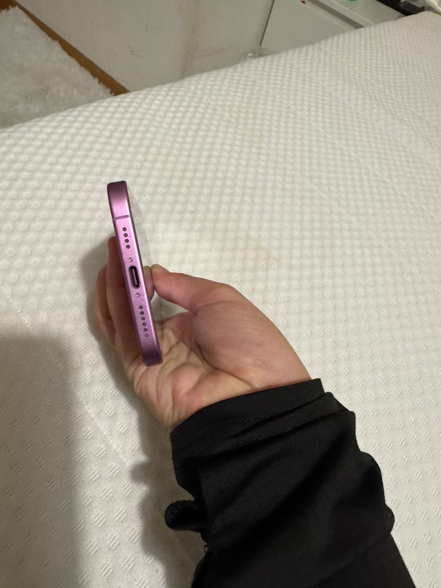 Apple Portables: iPhone 16 plus rose 128GB – D'occasion à Morges par Minaa_7 1