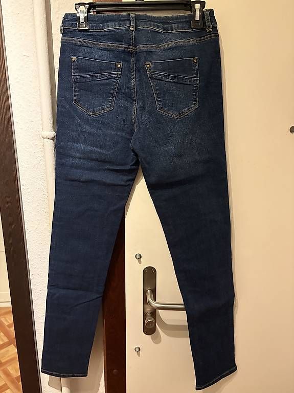 Jeans: Jeans 123 en 38 – Gebraucht aus Veyrier von Nath9279 1