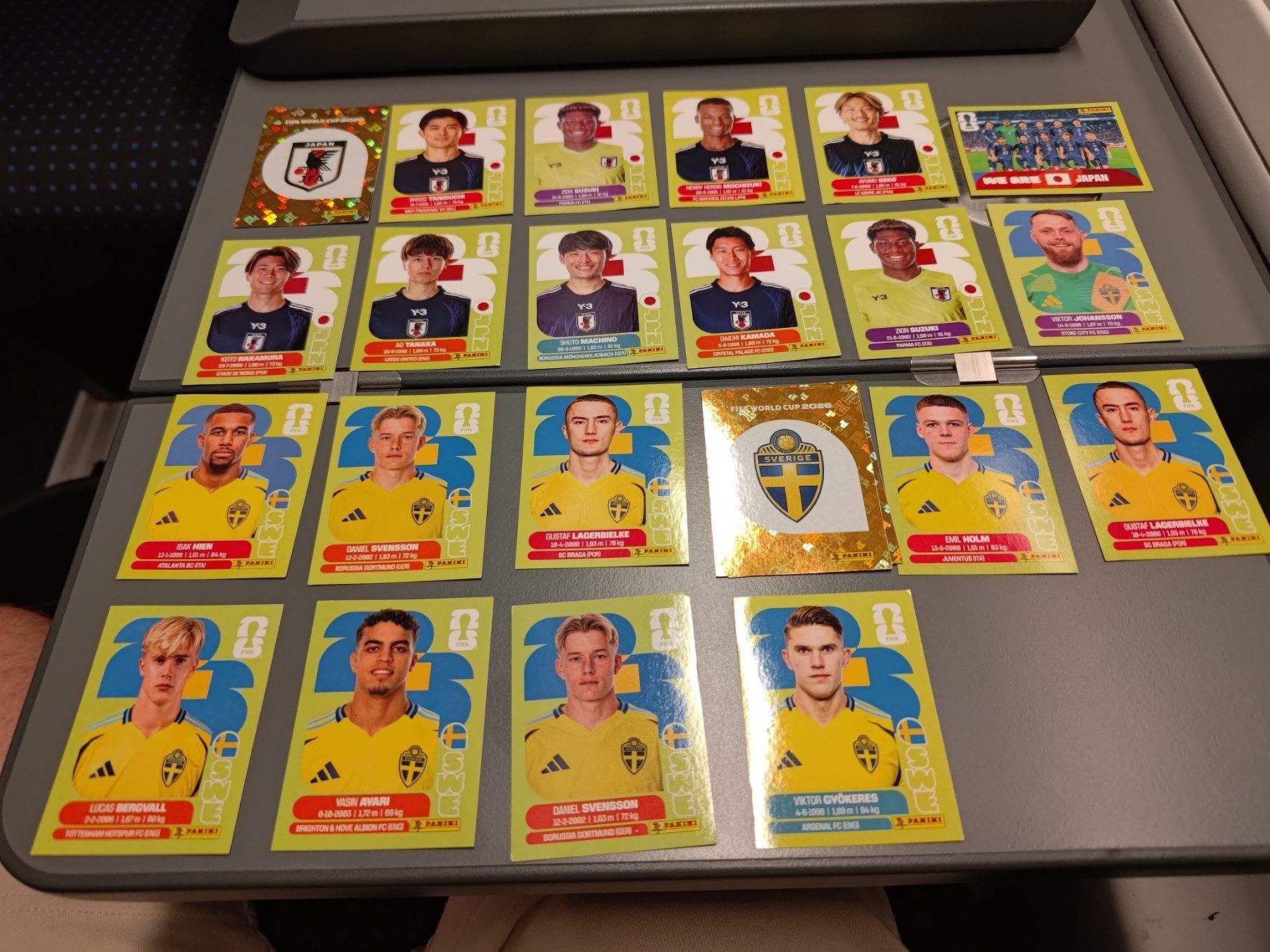 Panini Carte collezionabili: Panini 2026 - SET JPN & SWE – Nuovo (secondo la descrizione) da Bern venduto da Nicolaro