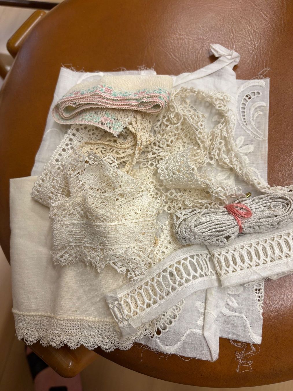 Tessuti: Vintage -  diverse gute Spitzenreste aller Art – Usato da Pratteln venduto da sLaedeliBB