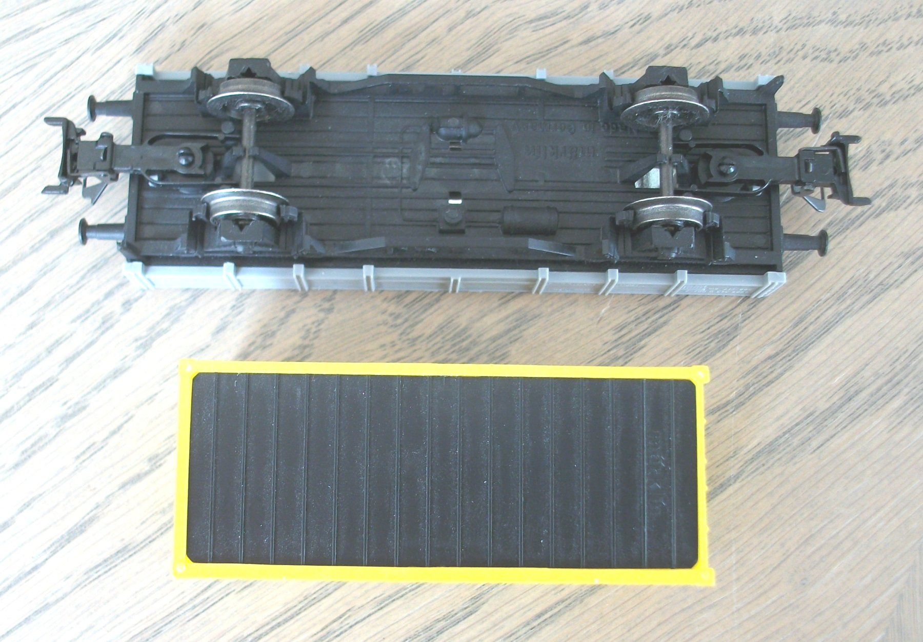 Märklin Modellini di ferrovie: grauer SBB-Niederbordwagen mit Container "DANZAS" beladen – Nuovo (secondo la descrizione) da St. Moritz venduto da Manu7500 4