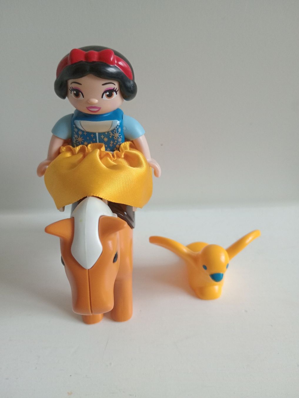 Hasbro Statuette: Playmobil Schneewittchen mit Pferd & Vogel – Usato da Allschwil venduto da Evgeniia78 3