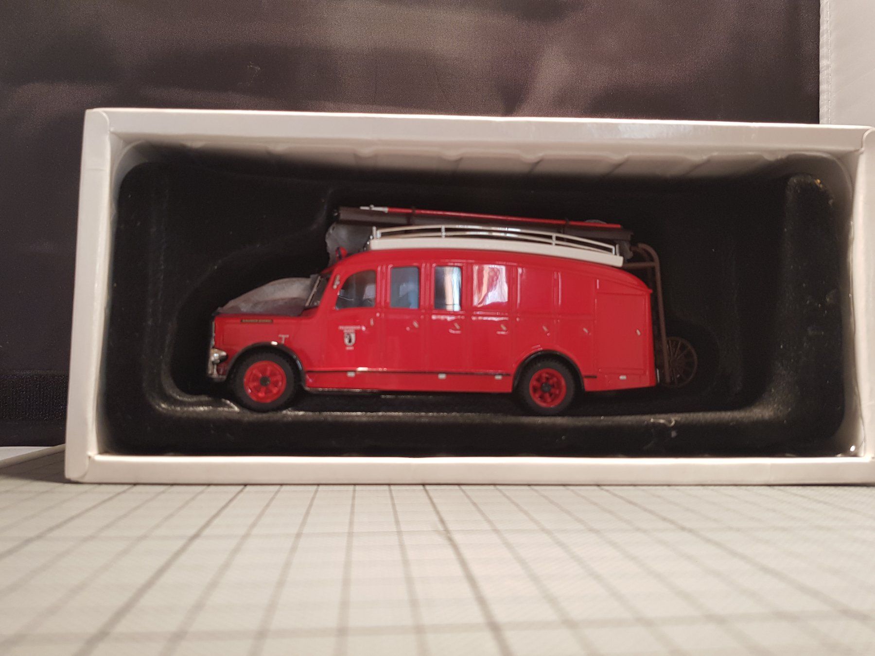 Kit di modellismo & Modellini statici: Saurer 3CTID Fourgon Feuerwehr Basel – Nuovo e nell'imballaggio originale da Chézard-St-Martin venduto da AlPat-Collections 1