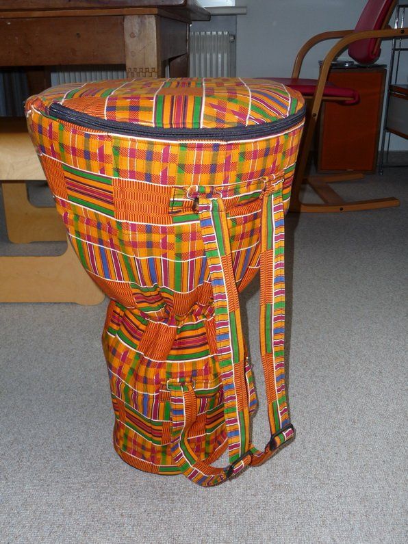 Strumenti musicali: Afrikanisches Djembé, schweizer Finish – Usato da Münchenbuchsee venduto da Indizo 2