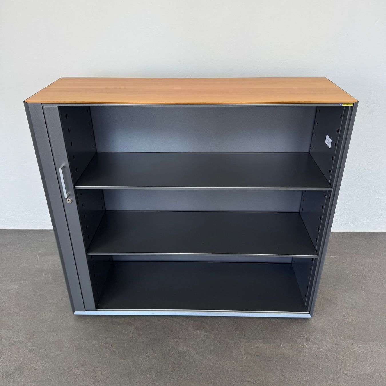 Schränke: Ergodata nova'basic Lateralschrank 3-OH ohne Schlüssel – Gebraucht aus Schönenwerd von mcofficeshop 1