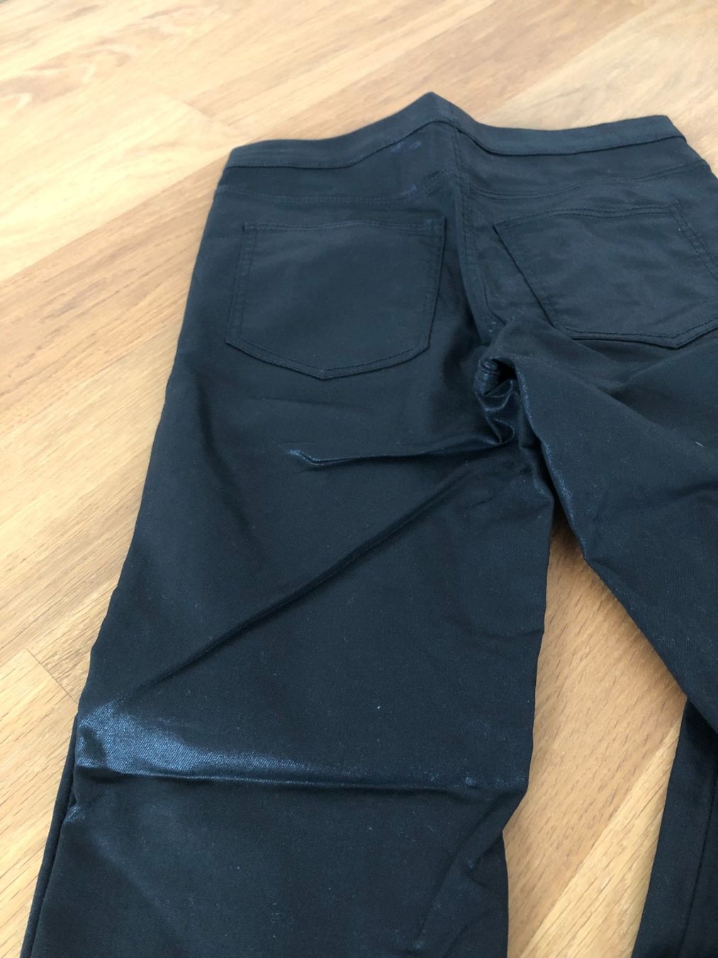 H&M Pantaloni: Mega coole Glanzjeggins Gr. 36 - NEU – Nuovo e nell'imballaggio originale da Grindel venduto da mstalz 1