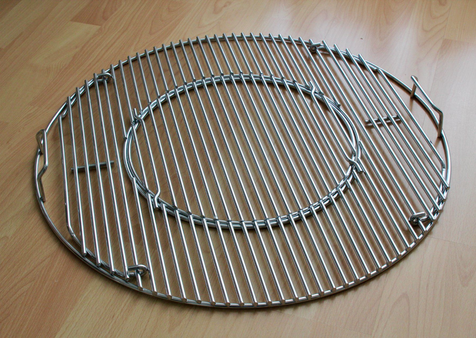 Griglie: WEBER Grillrost klappbar - NEU – Nuovo (secondo la descrizione) da Münchenstein venduto da brigser