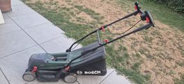 Bosch Rasenmäher 18V mit 4x Akkus und Ladegeraet