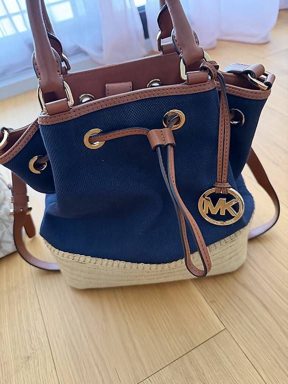 Taschen für Damen: Handtaschen – Gebraucht aus Lignières von Baby_Girl 1