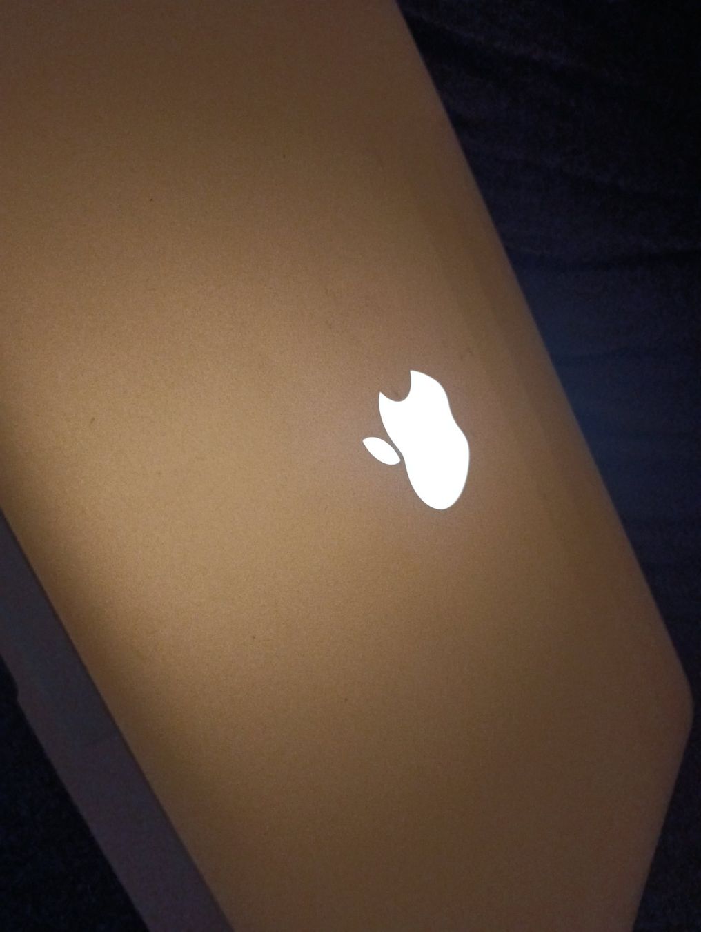 Apple Notebook: Apple MacBook Air early 2014 MacOS Sequoia 15.7.2 – Usato da Zürich venduto da TBG021 1