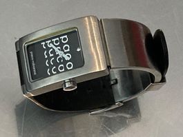 Montre Paco Rabanne femme bracelet cuir logo gravé bon état