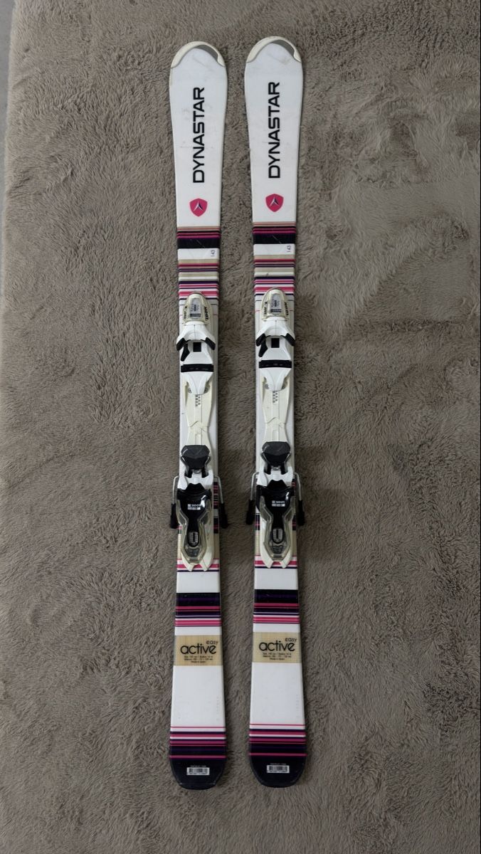 Dynastar Sci: Dynastar Easy Active Skier 143 cm mit Look Bindung weiss – Usato da Dietlikon venduto da kickboxer_999