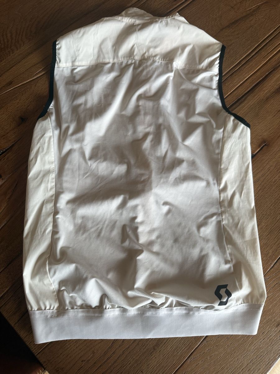 Scott Gilet & Giacche senza maniche: Damengilet Scott Gr. M  – Usato da Häutligen venduto da ale_k92f 1