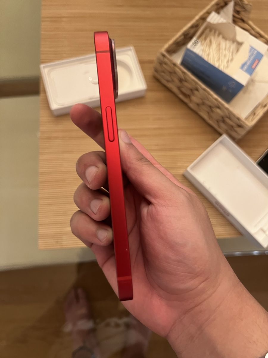 Apple Handys / Smartphones: iPhone 13 rot 128GB – Gebraucht aus Zürich von Yoni_to 4