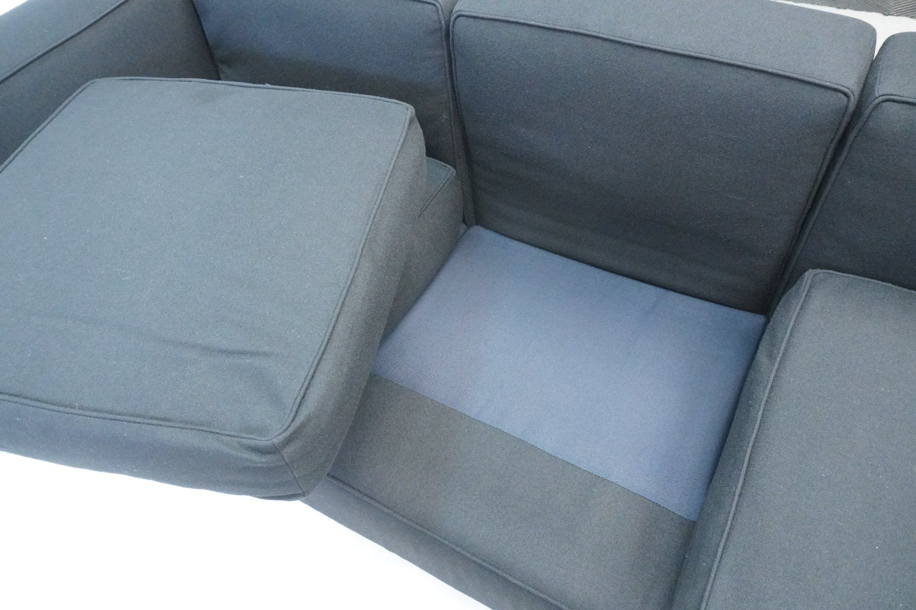 Cassina Divani: Cassina LC2 3er Sofa Le Corbusier Stoff schwarz – Usato da Bad Zurzach venduto da QLASSIQ 8