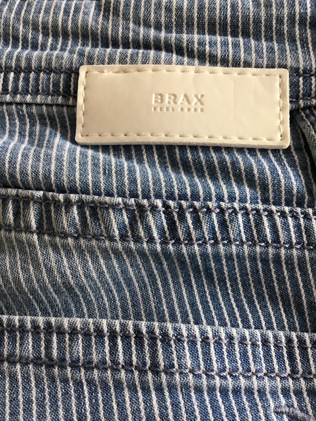 Brax Jeans: BRAX JEANS GESTREIFT BLAU WEISS – Usato da Glattfelden venduto da ire_w6h2 2