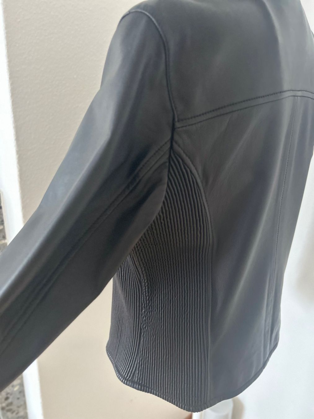 Joop Jacken: New JOOP Damen Lederjacke, Gr. 42 schwarz – Neu (gemäss Beschreibung) aus Zumikon von nat_96zs 3