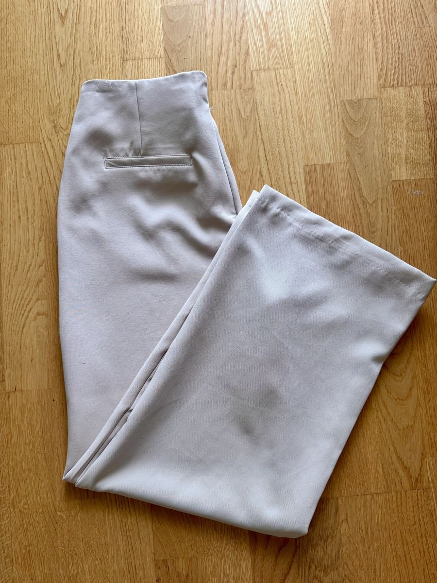 Pantalons: Stoffhose elegant beige M – Neuf (Voir description) à Zollikofen par AureusManus