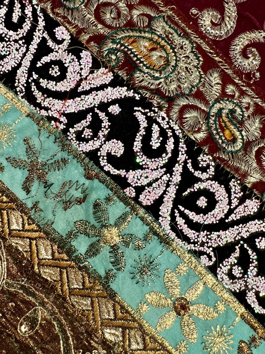 Stoffe: Tenture indienne ou chemin de table, brodée à la main – Neu (gemäss Beschreibung) aus Genève von DELIRBEADS 7
