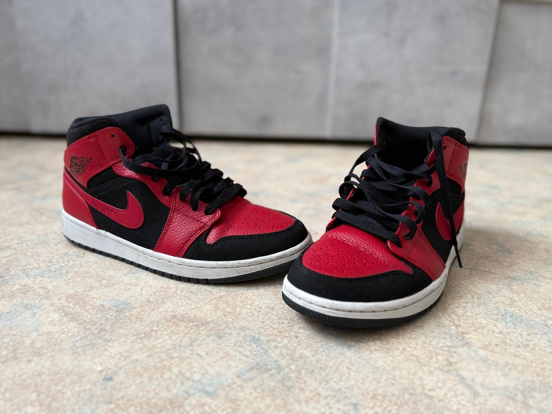 Jordan Herrenschuhe: Jordan nike Mid 1 Reverse Bred – Gebraucht aus Bellinzona von Pucciaredda 1