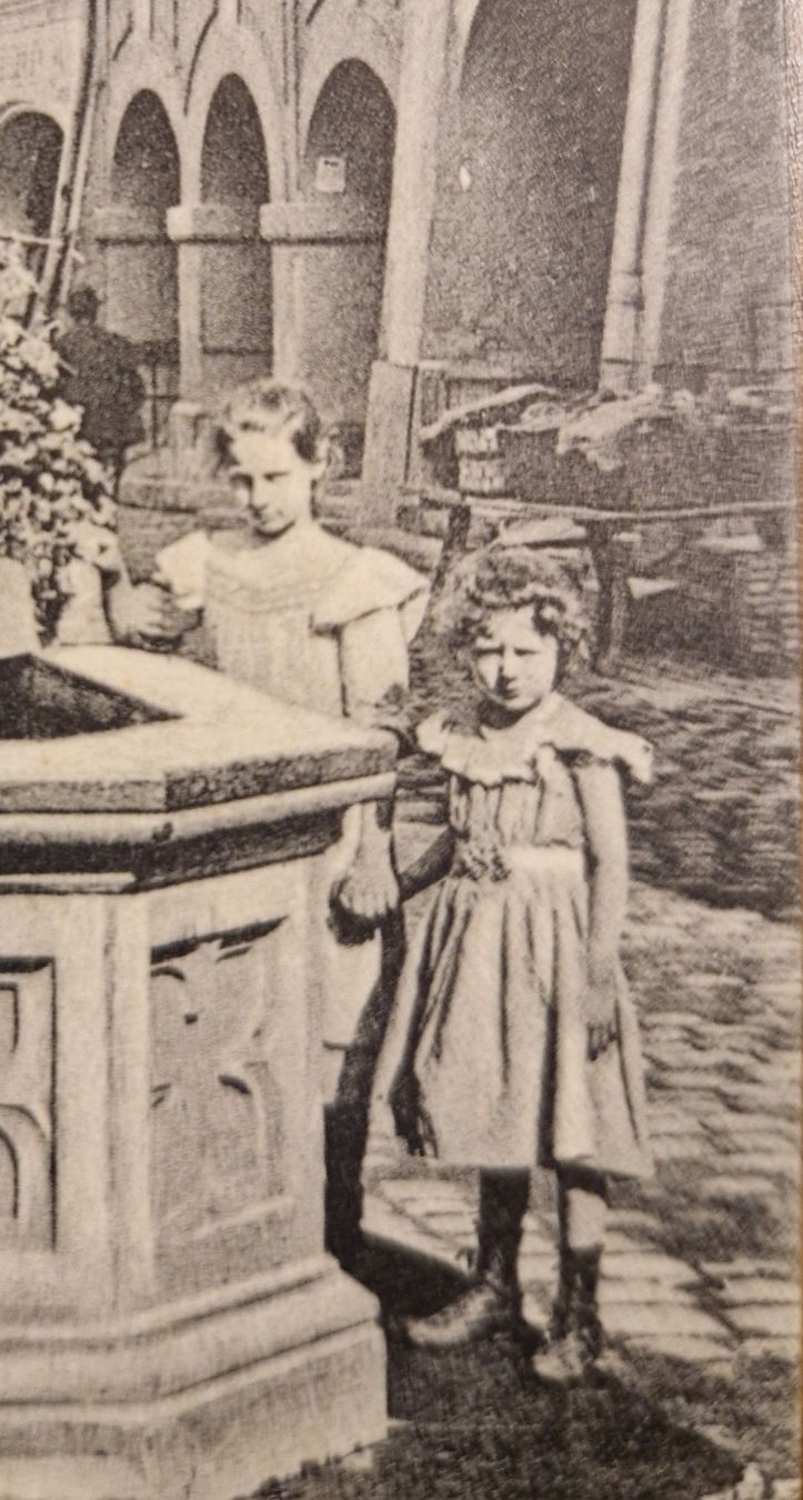Cartoline postali: Kinder am Simsonbrunnen Bern – Usato da Ebikon venduto da Donar50 2