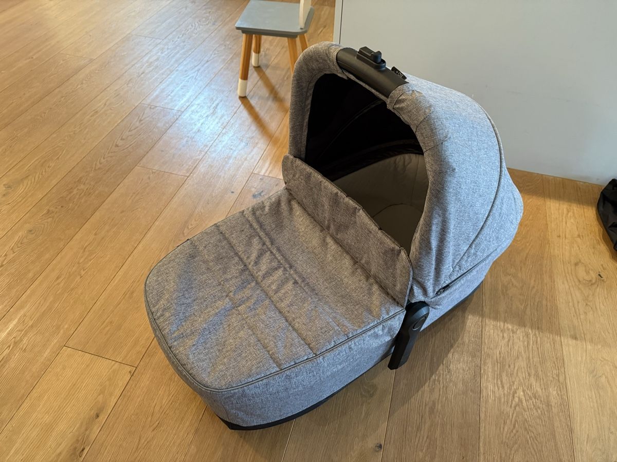 Thule Carrozzine: Babyschale Thule Sleek – Usato da Bettwil venduto da Marcogsell