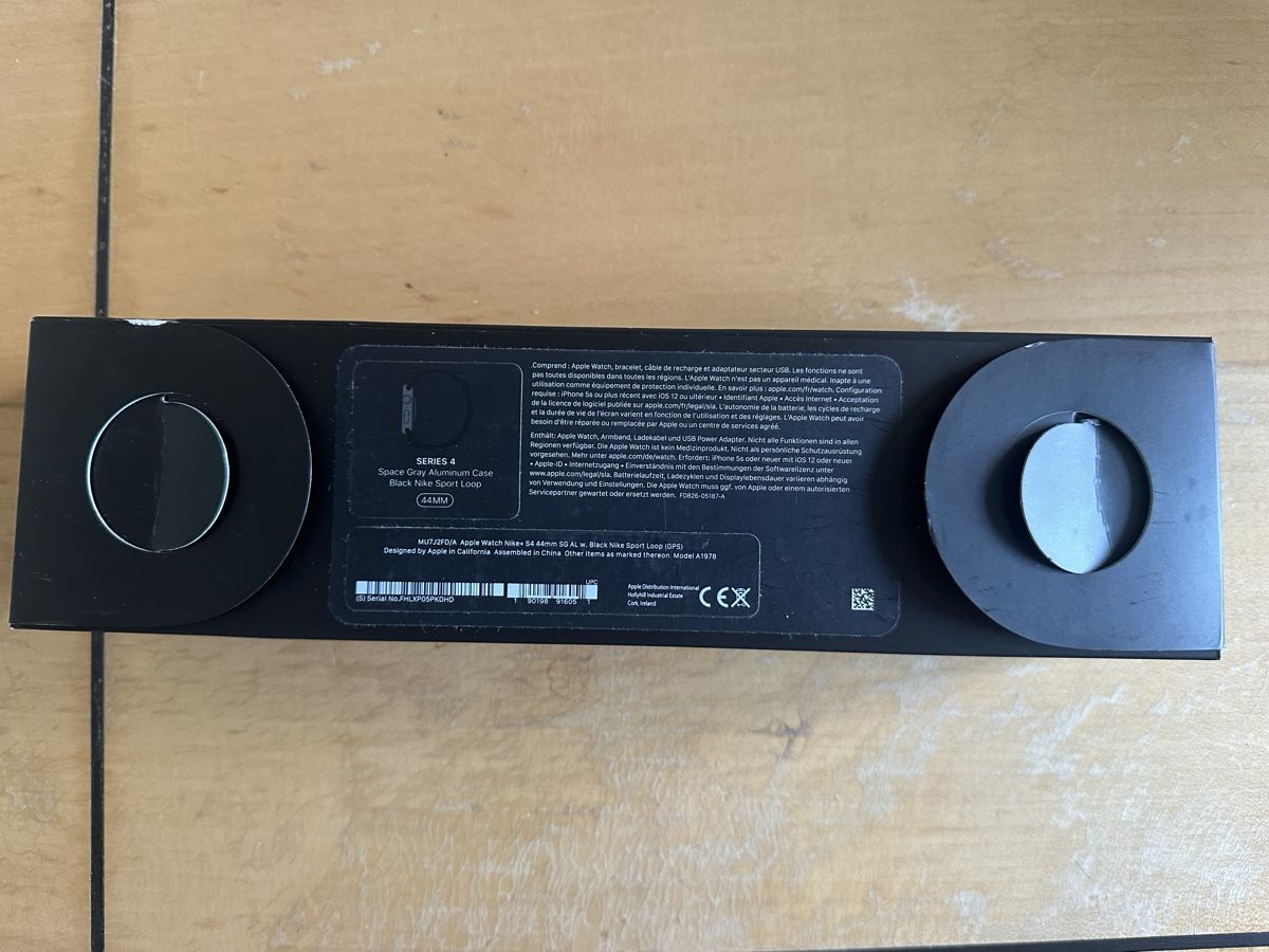 Apple Smartwatch: Apple Watch Series 4 Nike Edition - Gebraucht – Usato da Luzern venduto da gabrlstapler 1