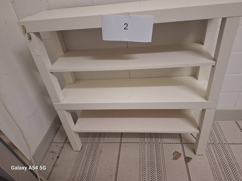 Scaffali: 2 Regale und 1 Sideboard auf Rollen – Usato da Weiach venduto da gre_v6mw