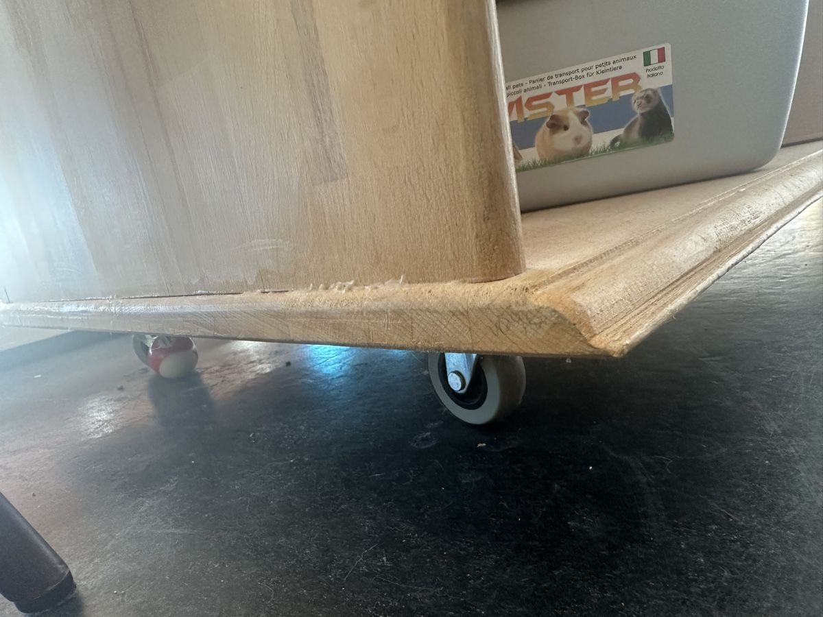 Mobili TV: Rollbares Möbel für Terrarium oder TV – Usato da Zürich venduto da Locorina 4