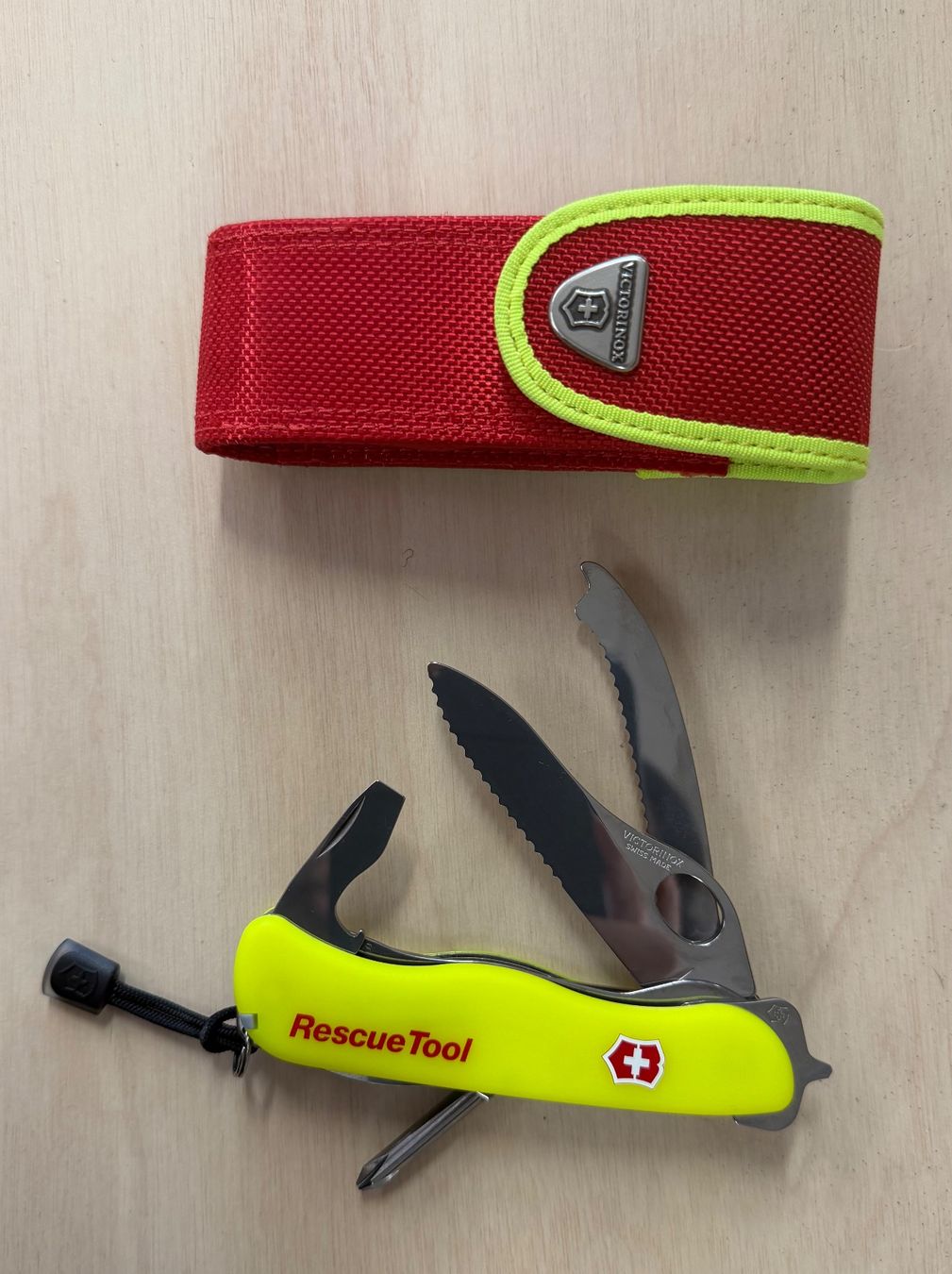 Victorinox Coltelli tascabile: Couteau Suisse rescue tool Victorinox – Nuovo e nell'imballaggio originale da Lausanne venduto da OFFICINA.shop