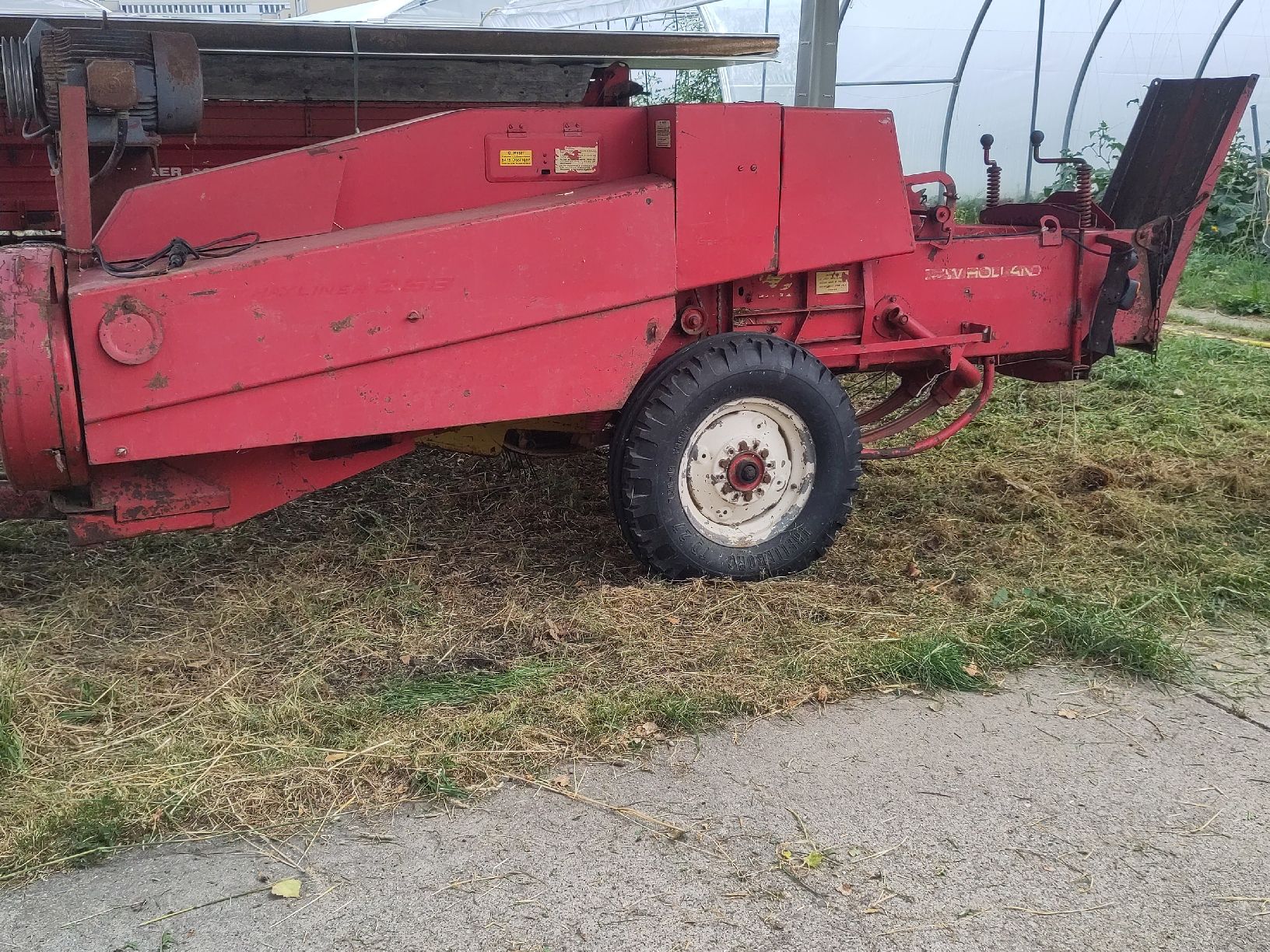 New Holland Tutte le macchine: Kleinballenpresse  – Usato da Steffisburg venduto da repondq 4