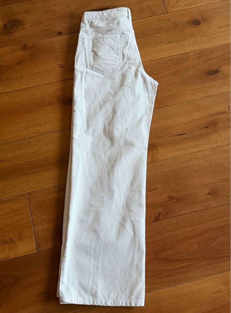 H&M Jeans: Cord Jeans – Usato da Winterthur venduto da Flomiverse 2