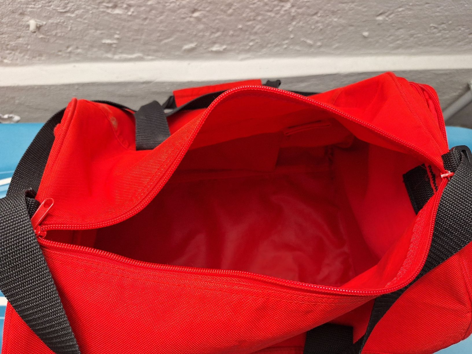 Puma Borse: kleine Puma Sporttasche – Usato da Niederglatt ZH venduto da Bobsli 3