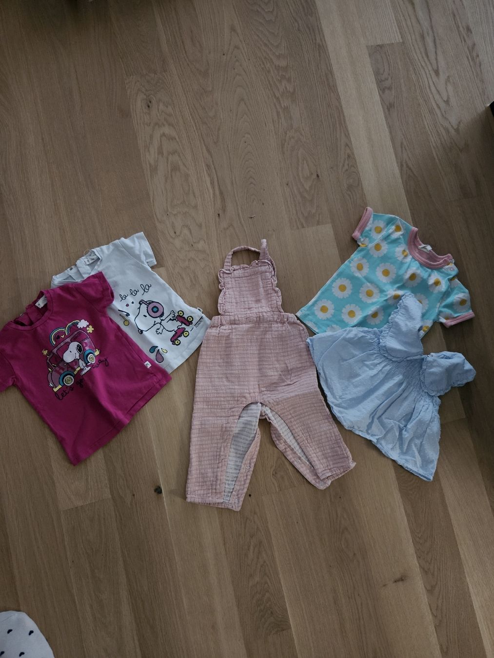 Lotti & Set di vestiti: kleider - mädchen Gr.80 – Usato da Andelfingen venduto da _MAR_