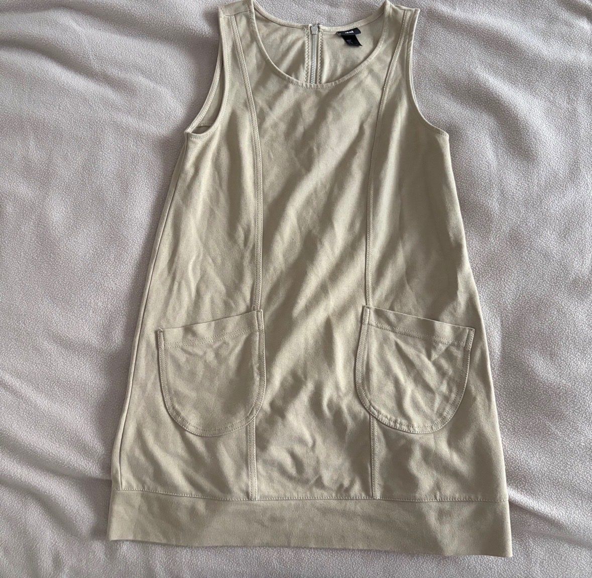 H&M Kleider: Beige dress, taille M – Gebraucht aus Montreux von m.mlkstn