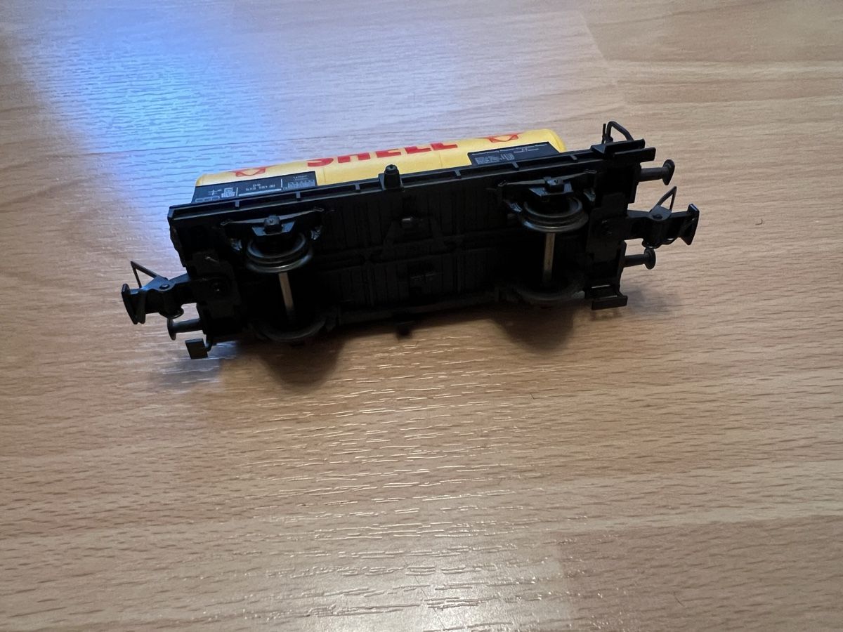 Fleischmann Modellini di ferrovie: Fleischmann Kesselwagen Shell – Usato da Gisikon venduto da ram_78bx 4