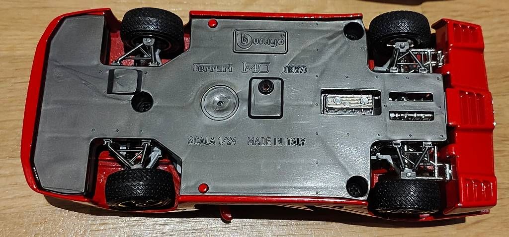 Modellini d'auto: Ferrari F40 1987 1:24 – Usato da Therwil venduto da ast_56p6 3