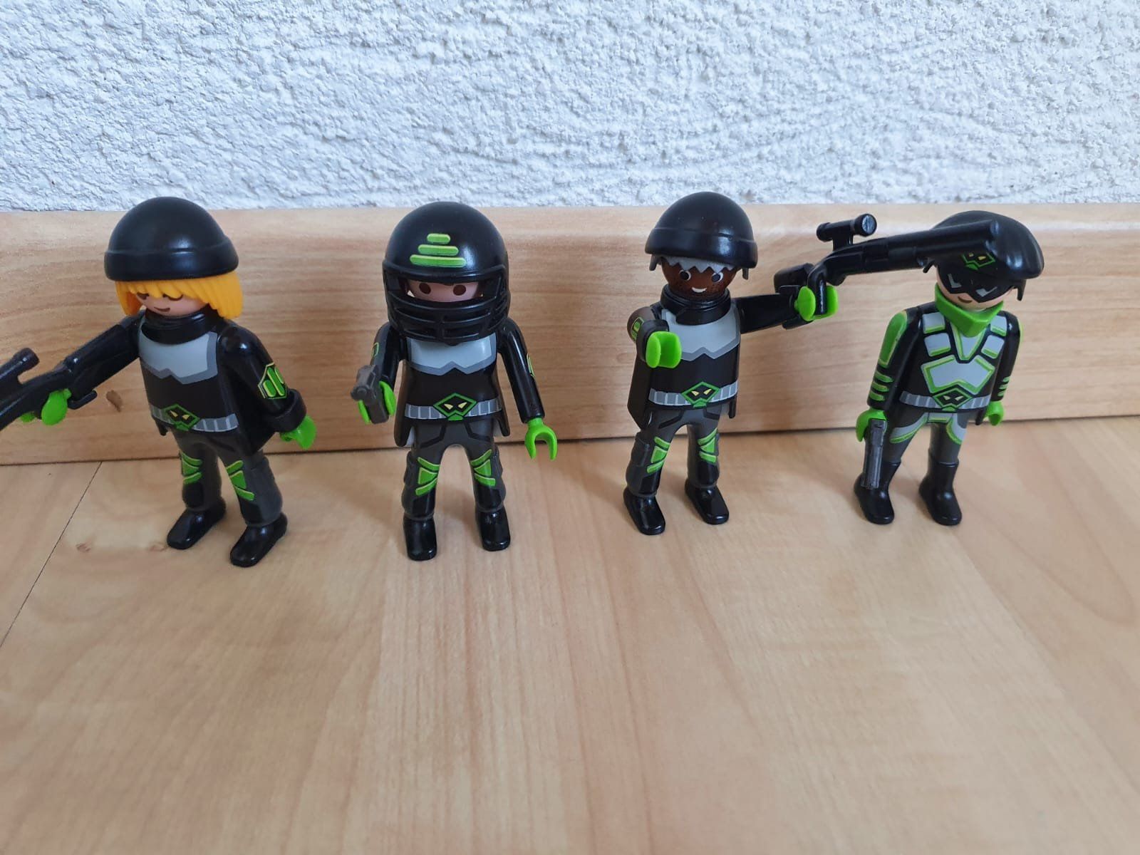 Playmobil Giocattoli: Playmobil Robogang & Spy Team combo Set – Usato da Rubigen venduto da Rea1972. 2